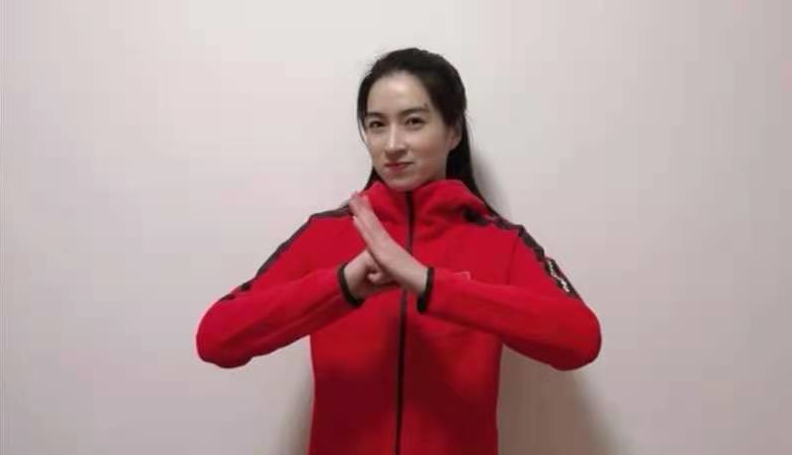 中国文化交流网携手武术世界冠军庄莹莹陪你一起就地过年